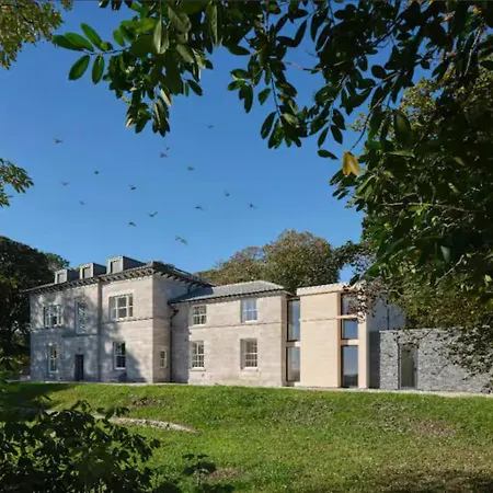 Elegant 2 Bed Retreat In Ford Park - Pass The Keys *